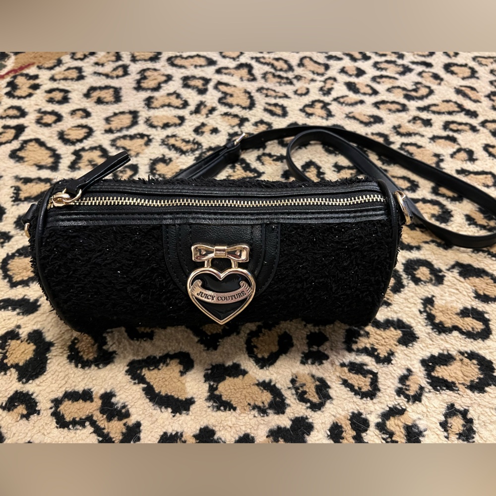 Black Heart and bow Embellished JUICY COUTURE crossbody barrel Women's Bag- EUC